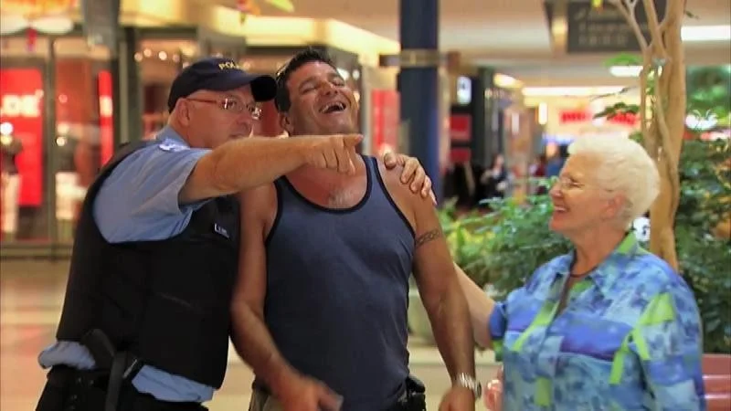 범죄자에게 친절베푸는 몰래카메라_001