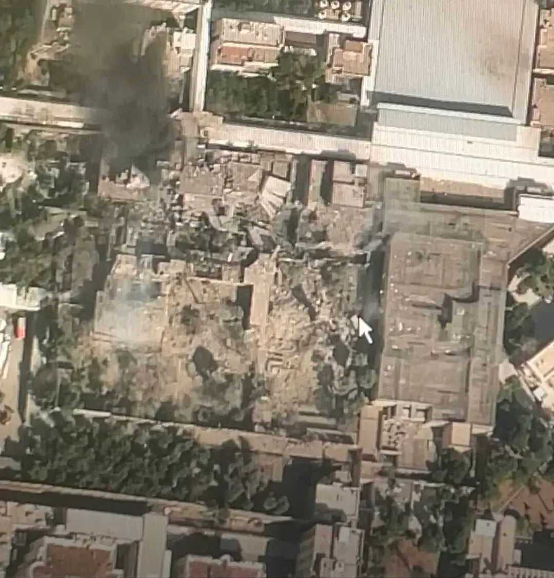 이란 1짱 하메네이가 맞고 사망한 벙커버스터 위력_003